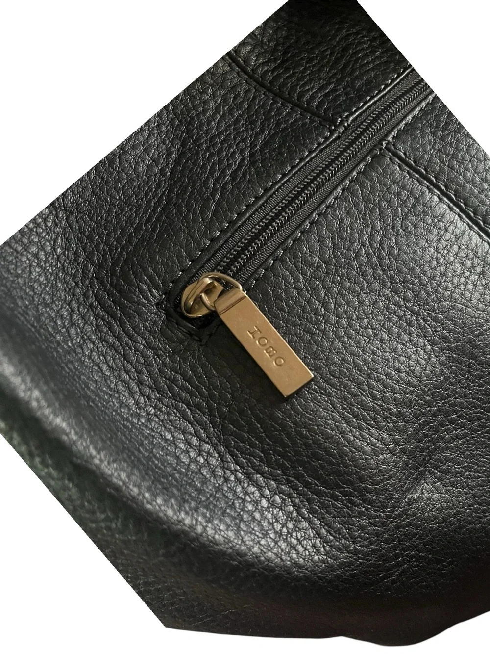 Hobo International pebbled leather slouchy hobo bag.